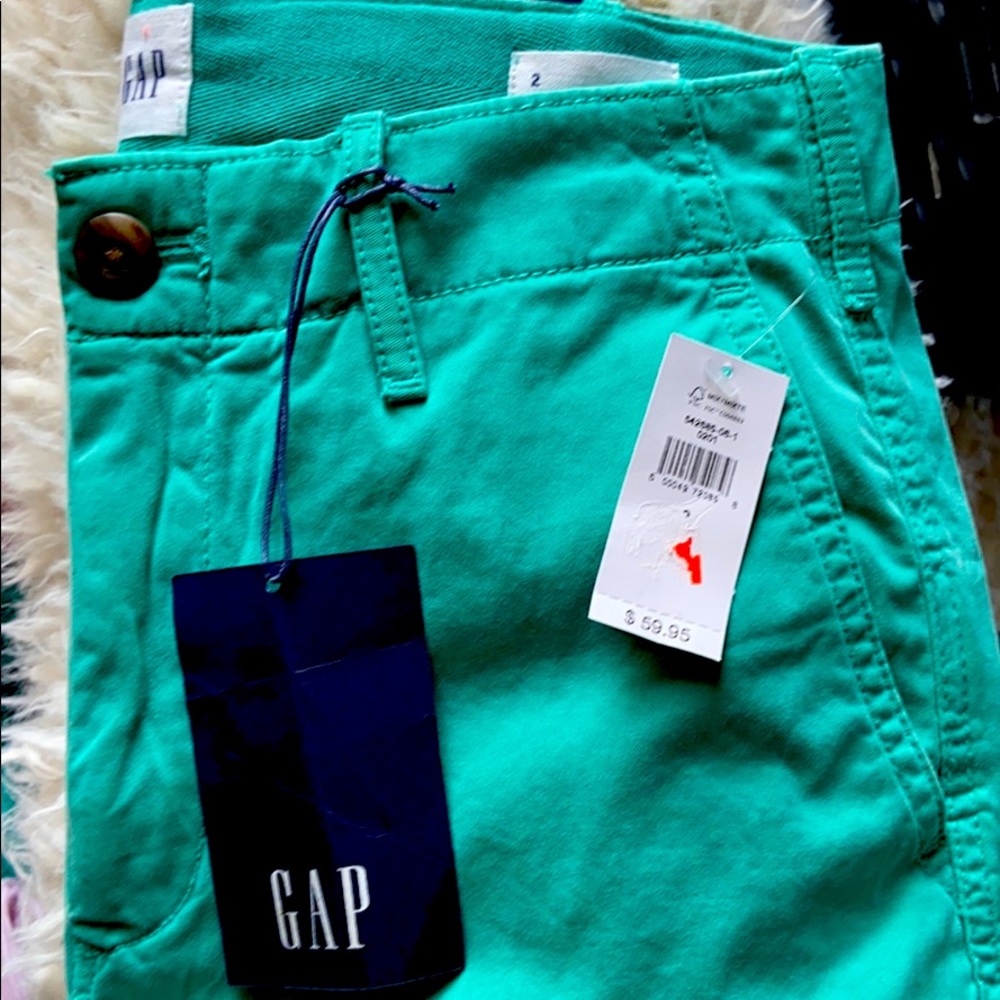 Woman’s size 2 Gap Aqua Khaki